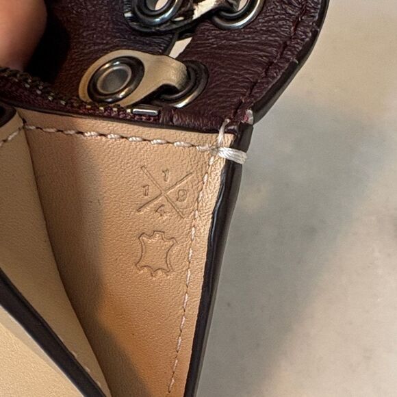 Coach Wristlet Bag Purse Clutch Leather Snakeskin Like New Link Detail Like New! - Picture 12 of 16